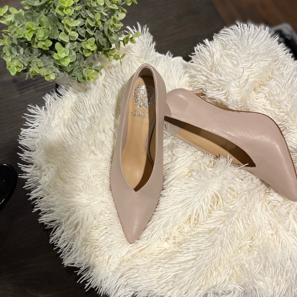 Vince Camuto leather pumps